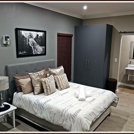 Studio 77 Langebaan Esterno foto