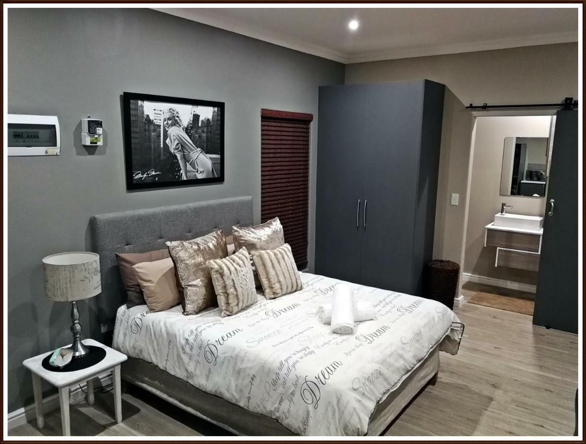Studio 77 Langebaan Esterno foto