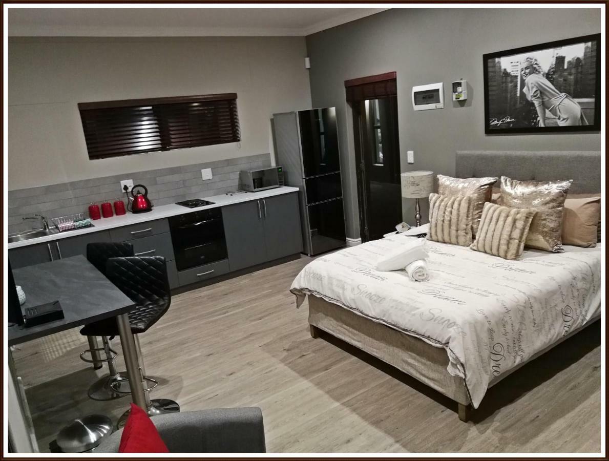 Studio 77 Langebaan Esterno foto